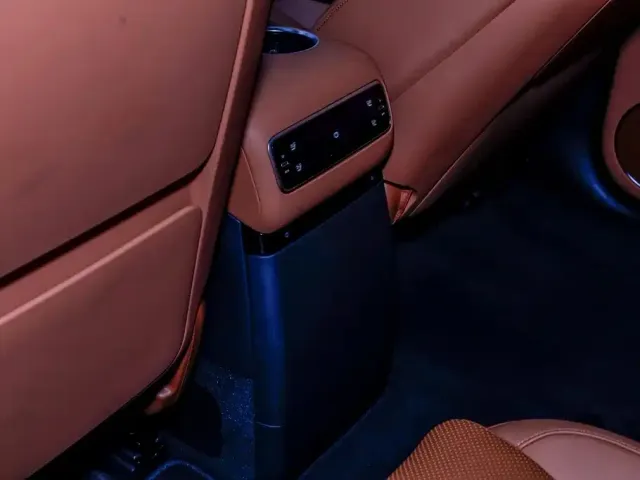 Li Auto Li Xiang L9 2025 Ultra Smart Renewal Edition — Фото автомобиля 27