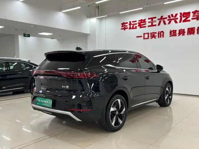 BYD Tang — Фото автомобиля 15