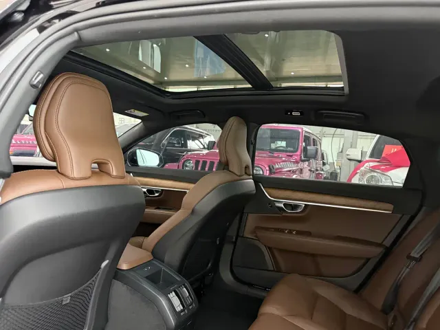 Volvo S90 — Фото автомобиля 8