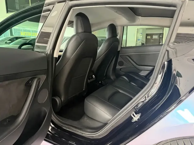 Tesla Model 3 — Фото автомобиля 6
