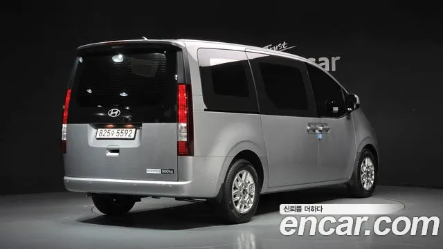 Hyundai Staria Новый Staria L3.5 Карго 3 места — Фото автомобиля 2