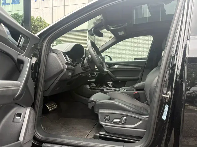 Audi Q5L — Фото автомобиля 6