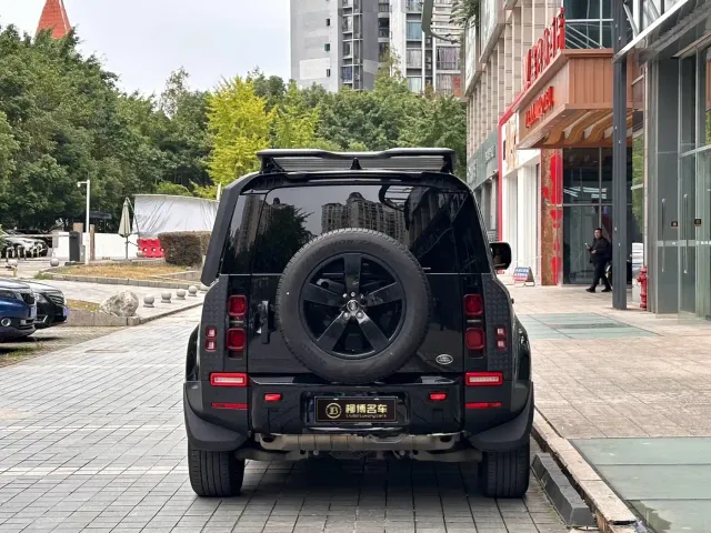 Land Rover Defender — Фото автомобиля 4