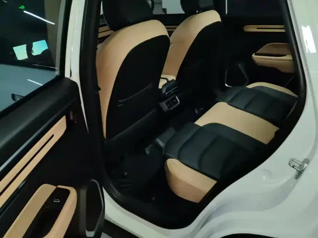 Geely Geely ICON 2023 1.5TD Chocolate Premium Edition — Фото автомобиля 11
