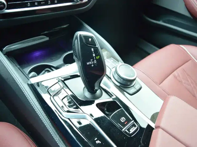 BMW 5 Series — Фото автомобиля 7