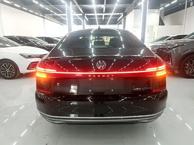 Volkswagen Passat — Фото автомобиля 5