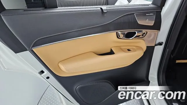Вольво XC90 — Фото автомобиля 24