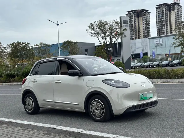 Wuling Bingo — Фото автомобиля 3