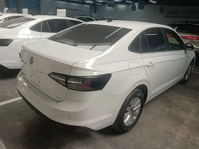 Volkswagen Lavida — Фото автомобиля 6