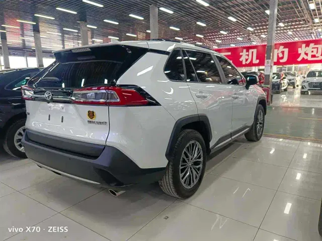 Toyota Wildlander — Фото автомобиля 5