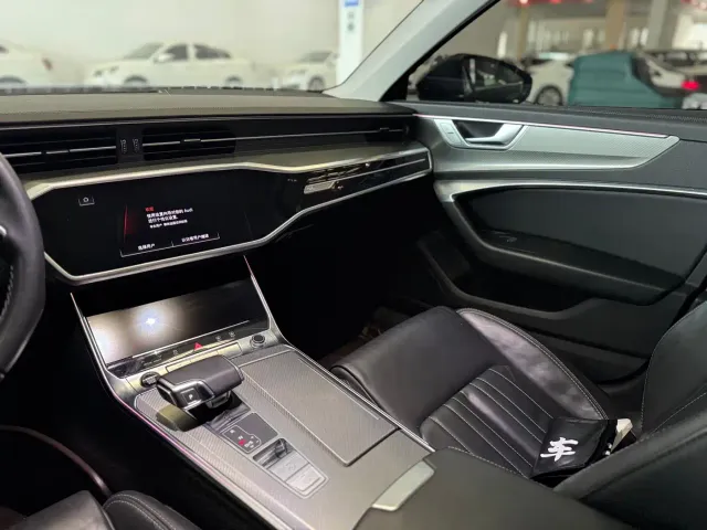 Audi A6L — Фото автомобиля 12