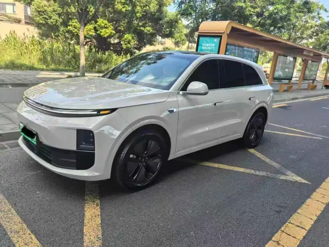 Фотография автомобиля — Li Auto L6