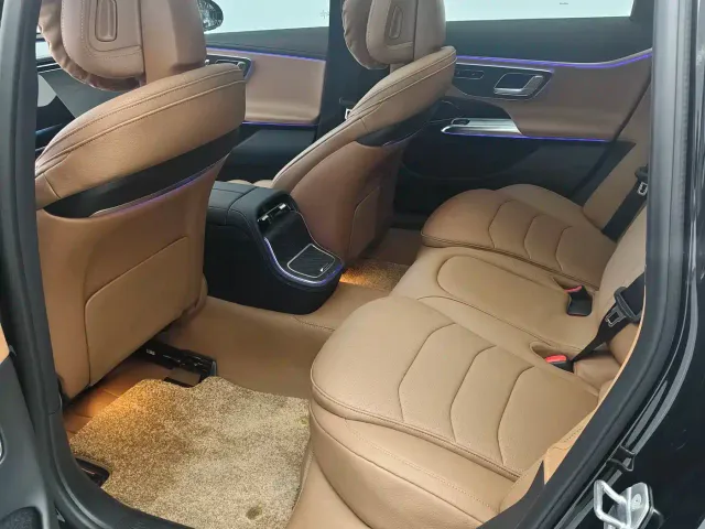 Mercedes-Benz E-Class — Фото автомобиля 10
