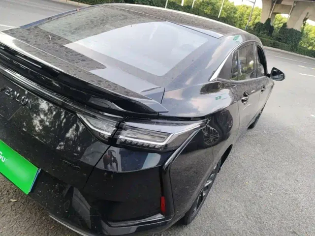 Dongfeng Yixuan — Фото автомобиля 6