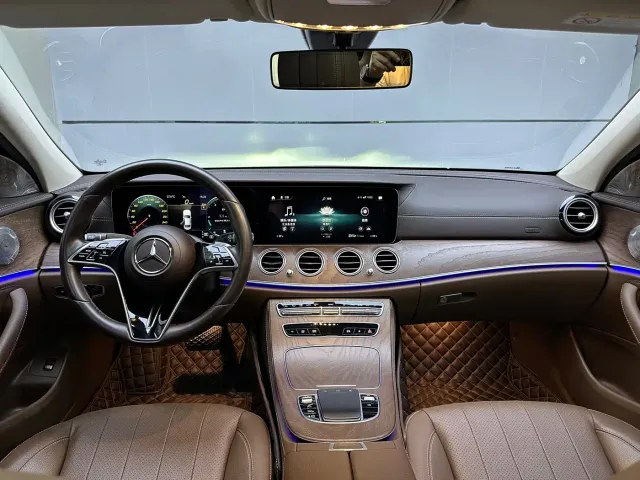 Mercedes-Benz E-Class — Фото автомобиля 7