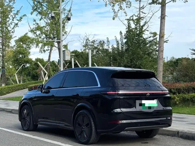 Li Auto L7 — Фото автомобиля 9