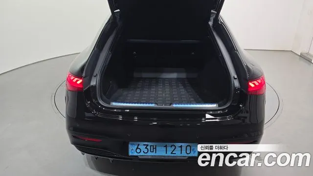 Mercedes-Benz EQS — Фото автомобиля 30