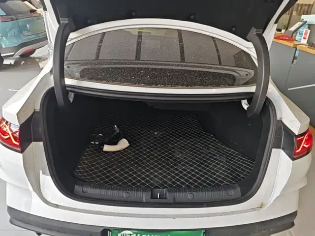 BYD Qin L — Фото автомобиля 18
