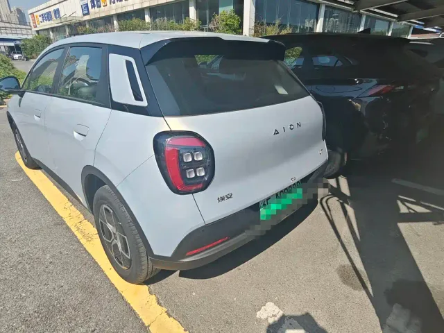 GAC Aion UT — Фото автомобиля 4