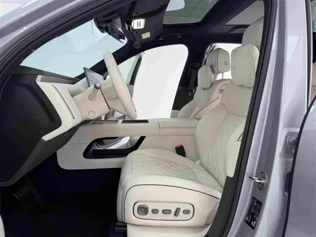 Li Auto L8 — Фото автомобиля 4