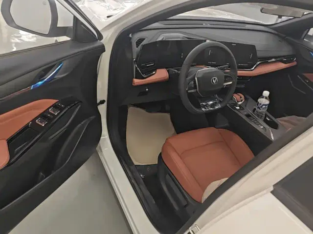 Changan X5 Plus — Фото автомобиля 15