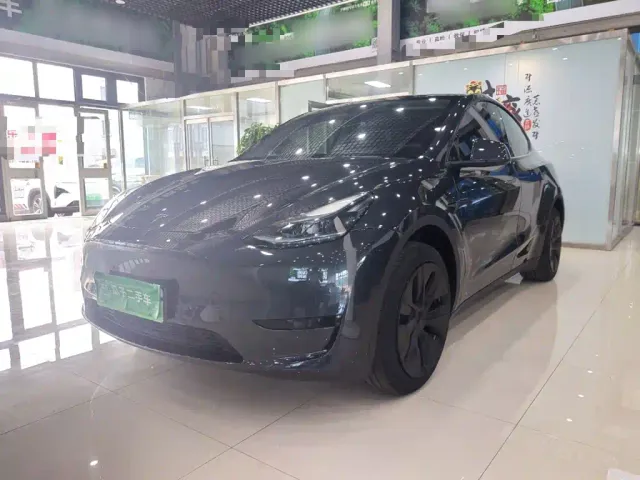 Фотография автомобиля — Tesla Model Y