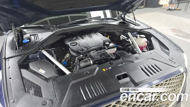 Genesis GV70 2.5T Бензин AWD — Фото автомобиля 4