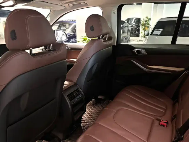 BMW X5 — Фото автомобиля 10