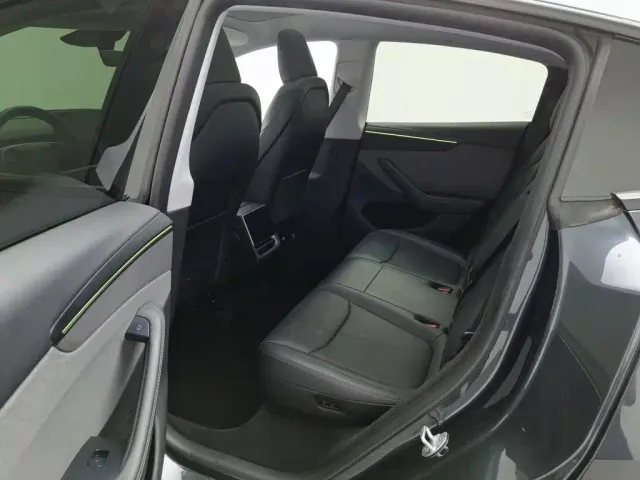 Tesla Model Y — Фото автомобиля 15