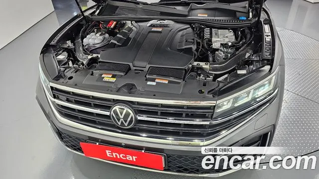 Volkswagen Touareg 3rd Gen — Фото автомобиля 9