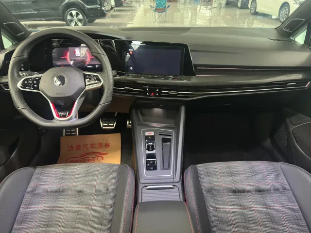 Volkswagen Golf GTI — Фото автомобиля 10