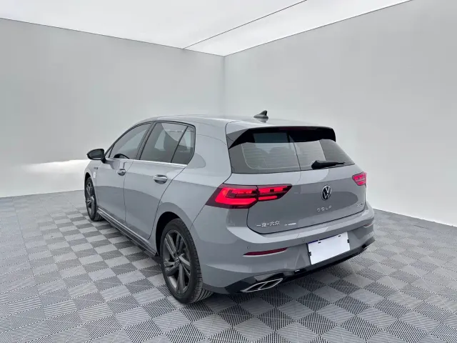 Volkswagen Golf — Фото автомобиля 4