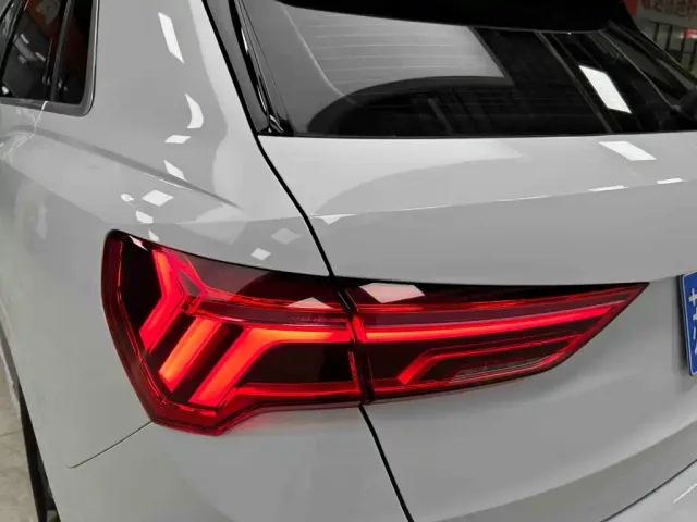 Audi Q3 — Фото автомобиля 24