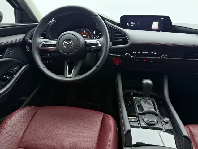 Mazda Axela — Фото автомобиля 9