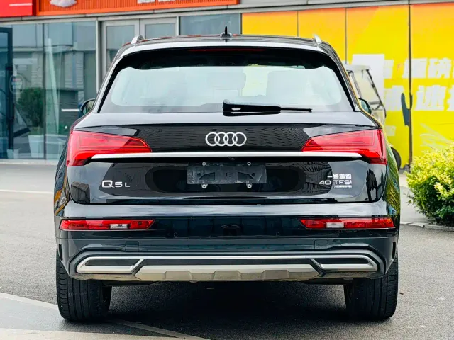 Audi Q5L — Фото автомобиля 3