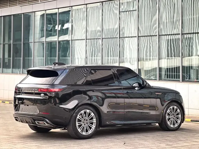 Land Rover Range Rover Sport — Фото автомобиля 8