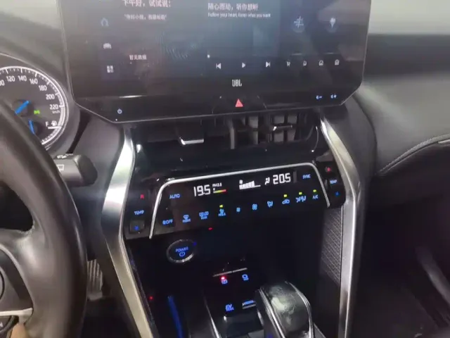 Toyota Venza — Фото автомобиля 12