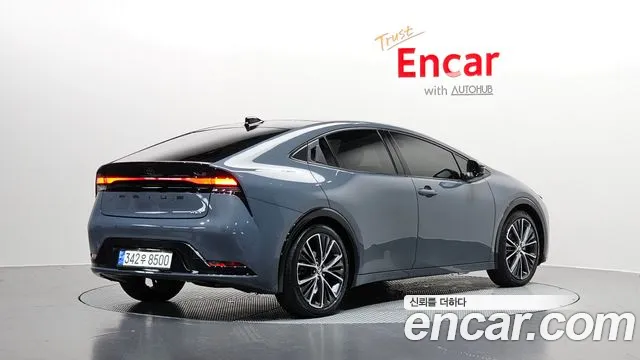 Toyota Prius — Фото автомобиля 2