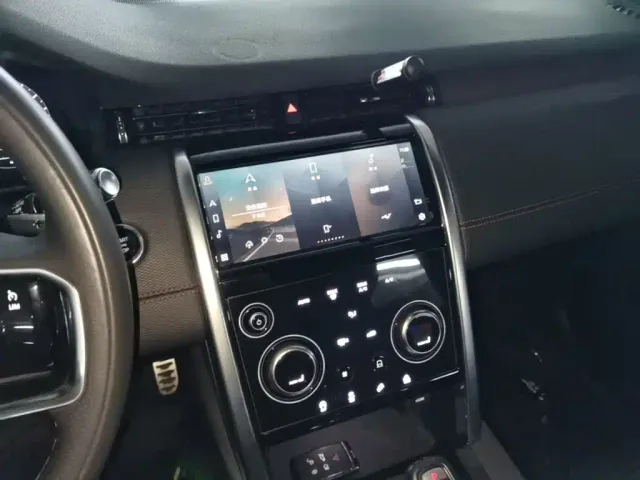Land Rover Discovery Sport — Фото автомобиля 12
