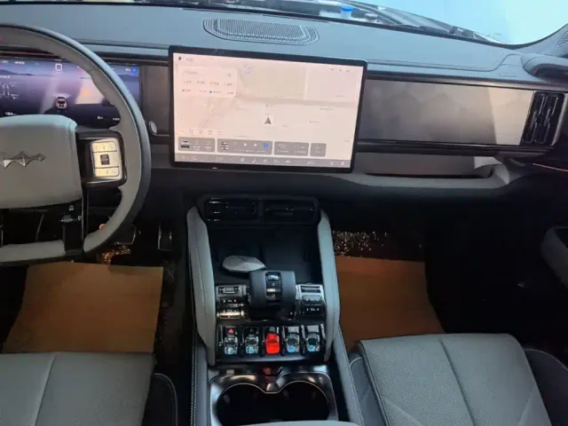 BYD FangChengBao Leopard 5 — Фото автомобиля 12