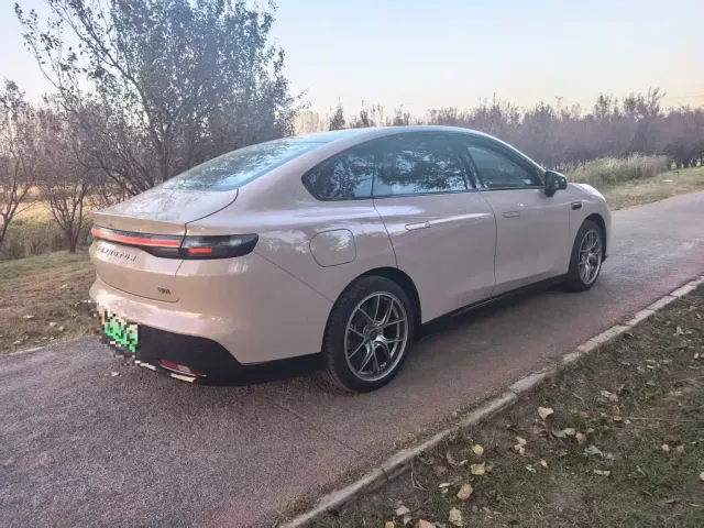 Leapmotor B01 — Фото автомобиля 7