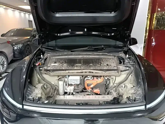 Tesla Model Y — Фото автомобиля 19