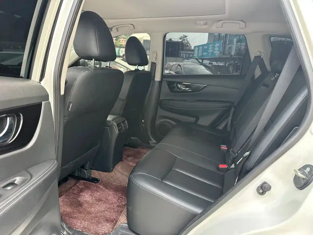 Nissan X-Trail — Фото автомобиля 13