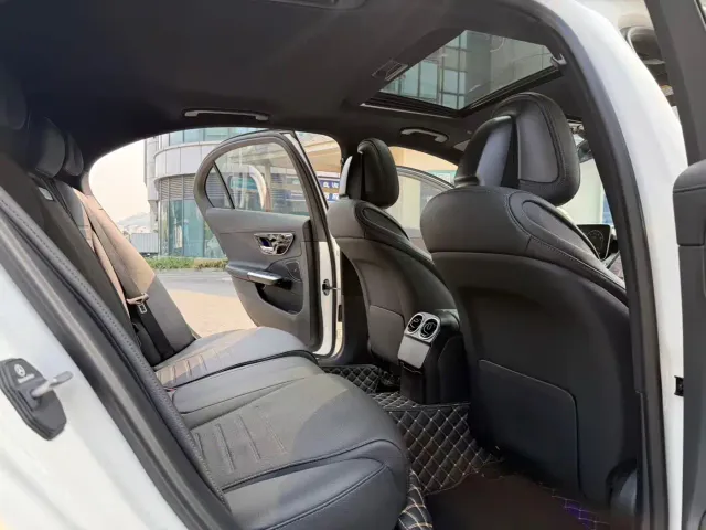 Mercedes-Benz C-Class — Фото автомобиля 10