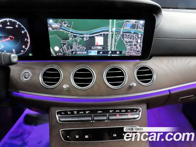 Mercedes-Benz E-Class W213 — Фото автомобиля 12