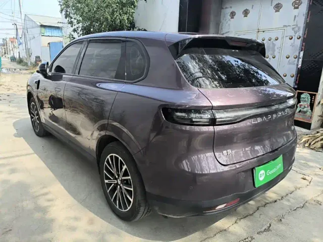 Leapmotor B10 — Фото автомобиля 22