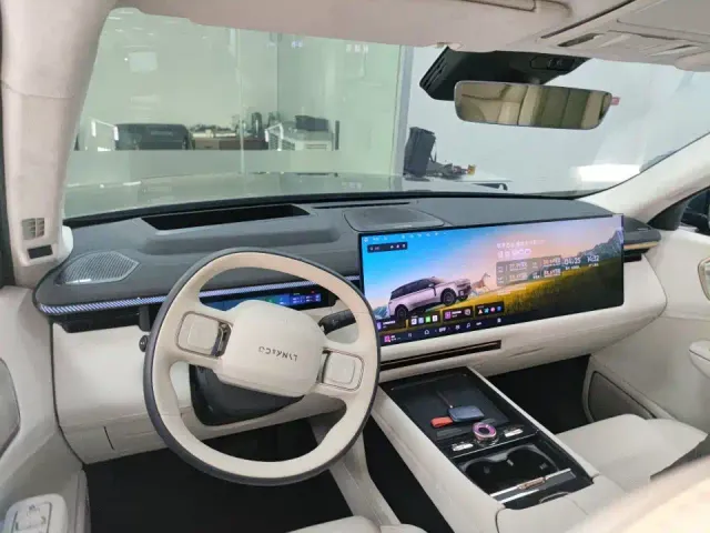 Lynk & Co 900 — Фото автомобиля 5