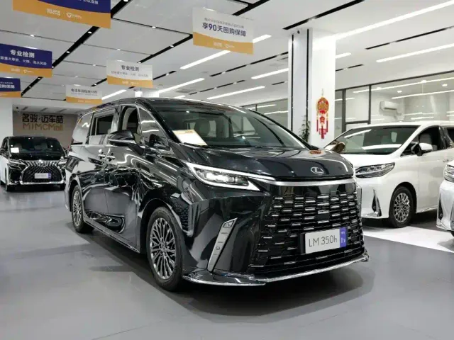 Lexus LM — Фото автомобиля 4