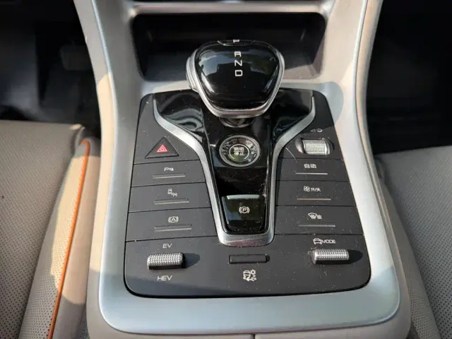 BYD Song Pro — Фото автомобиля 9