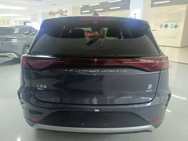 BYD Tang — Фото автомобиля 5
